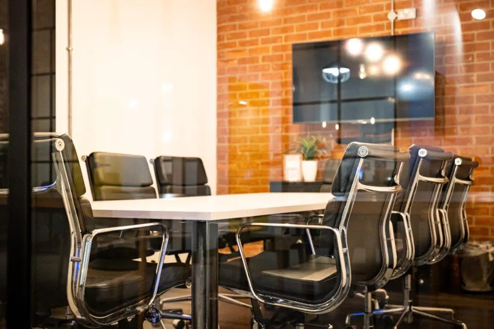 Meeting Room 2 (8)